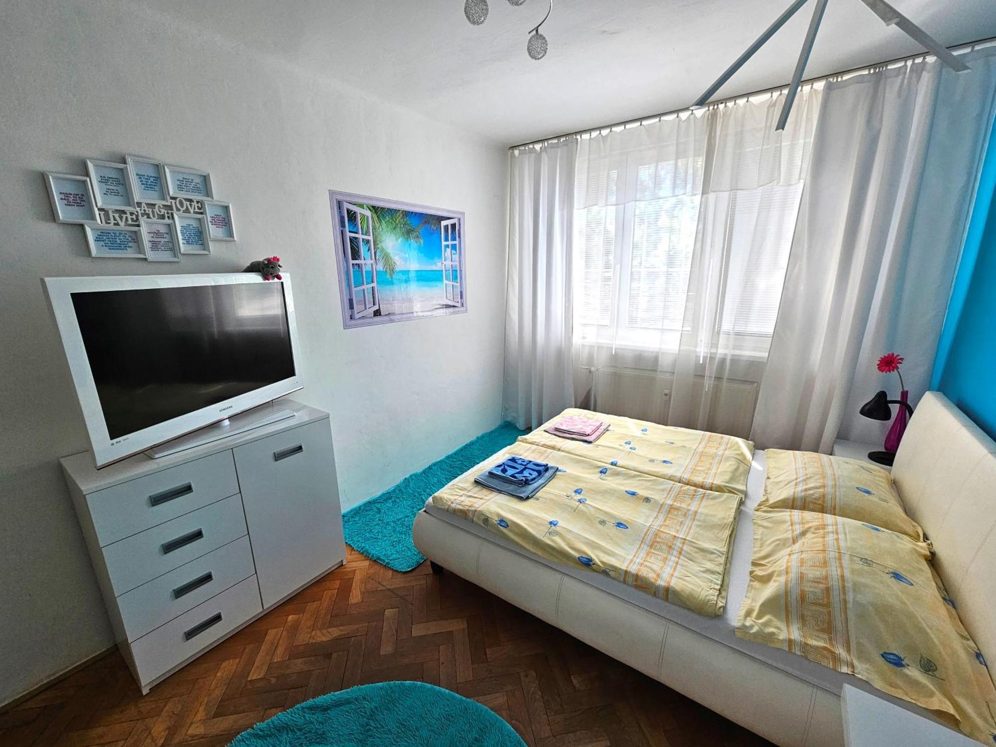 Cozy Blue Apartment Пряшів Екстер'єр фото